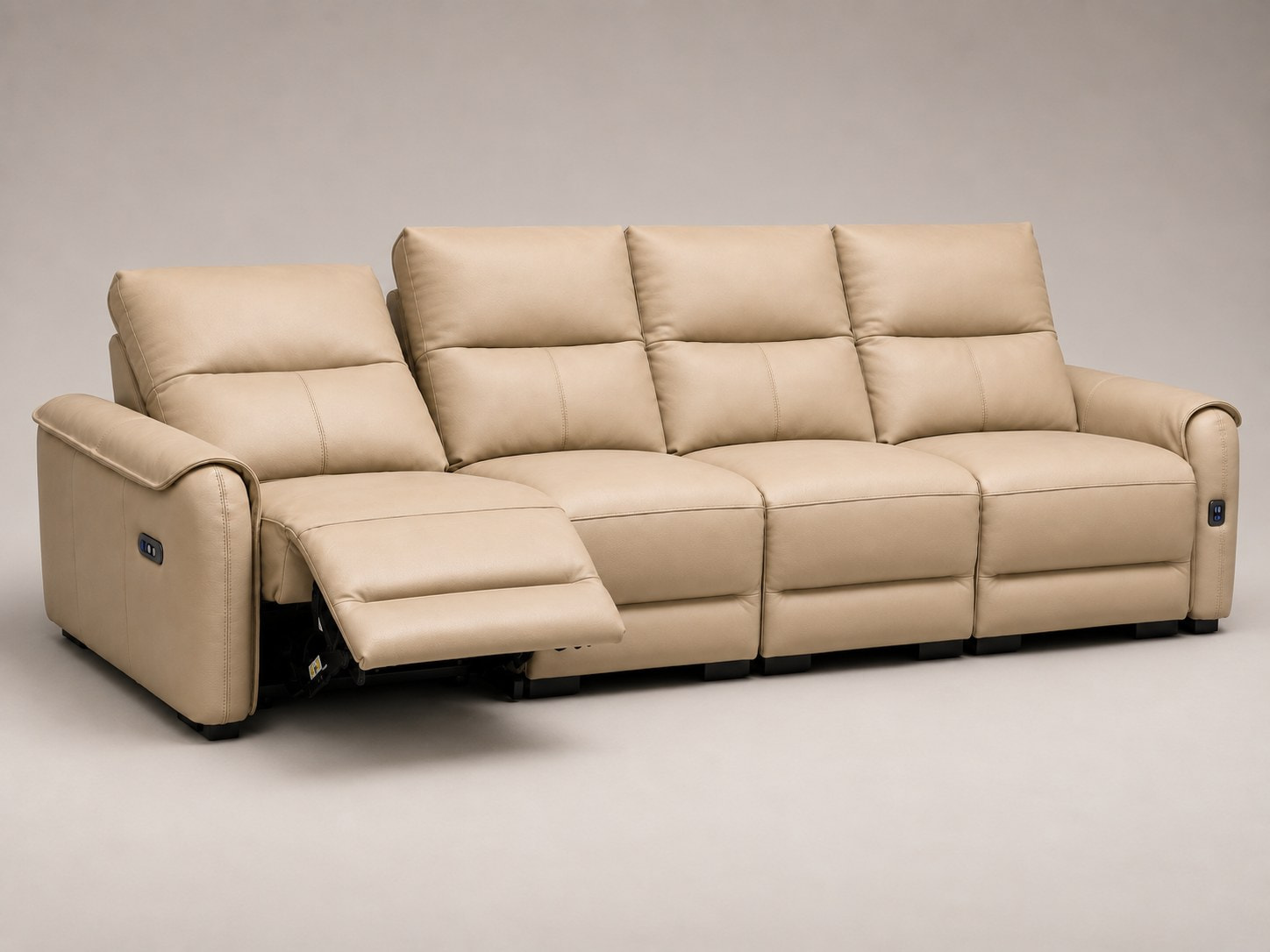 Sofa chỉnh điện bốn chỗ: Vì sao ưu tiên hai ghế ngoài?